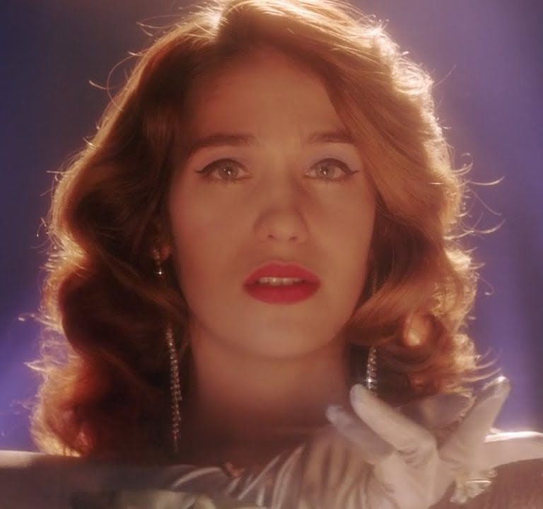 Lola Kirke – Omens